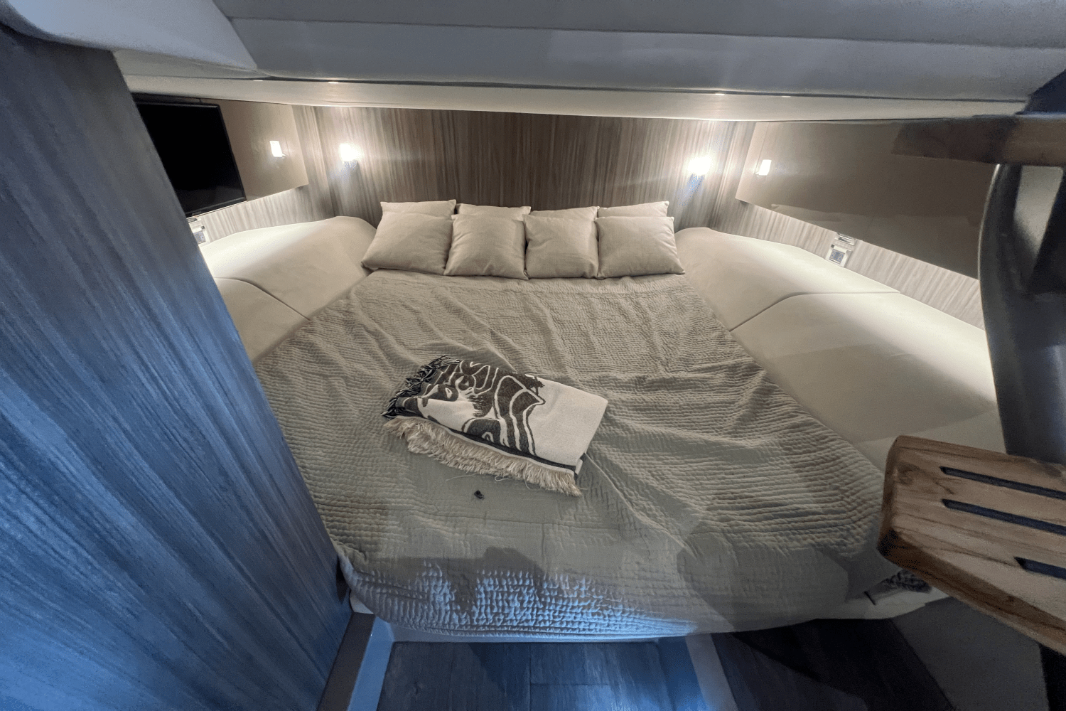 2023 Sea Ray 400 SLX Image Thumbnail #16