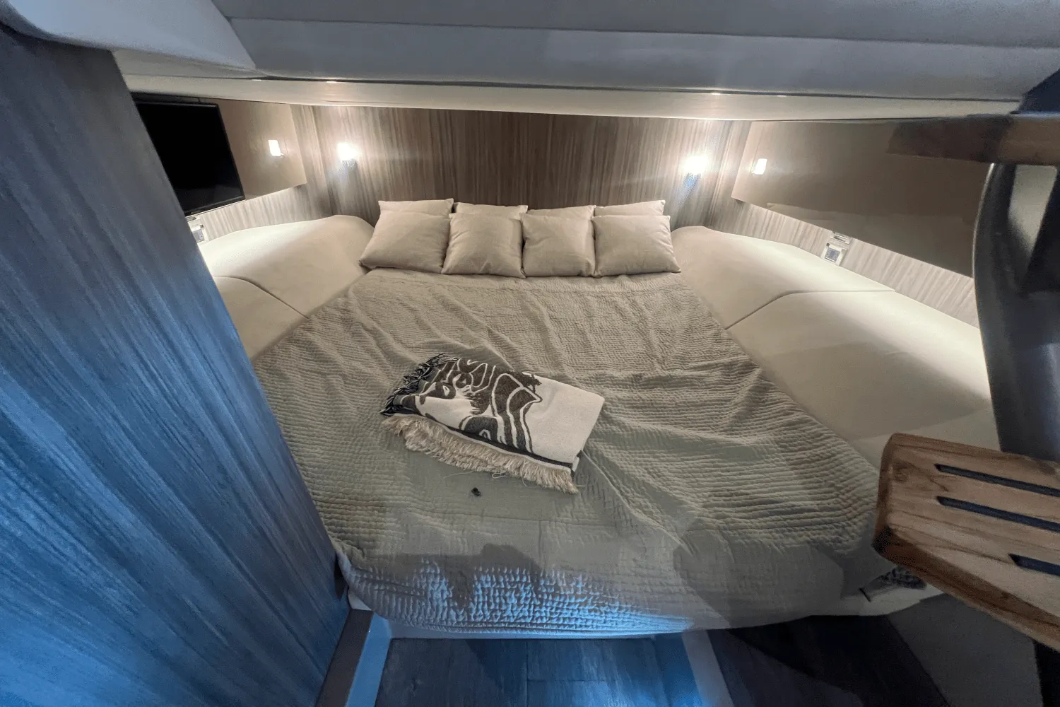 2023 Sea Ray 400 SLX Image Thumbnail #16