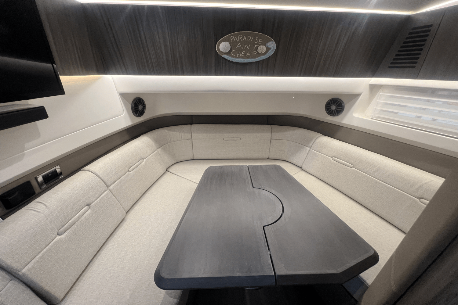 2023 Sea Ray 400 SLX Image Thumbnail #14