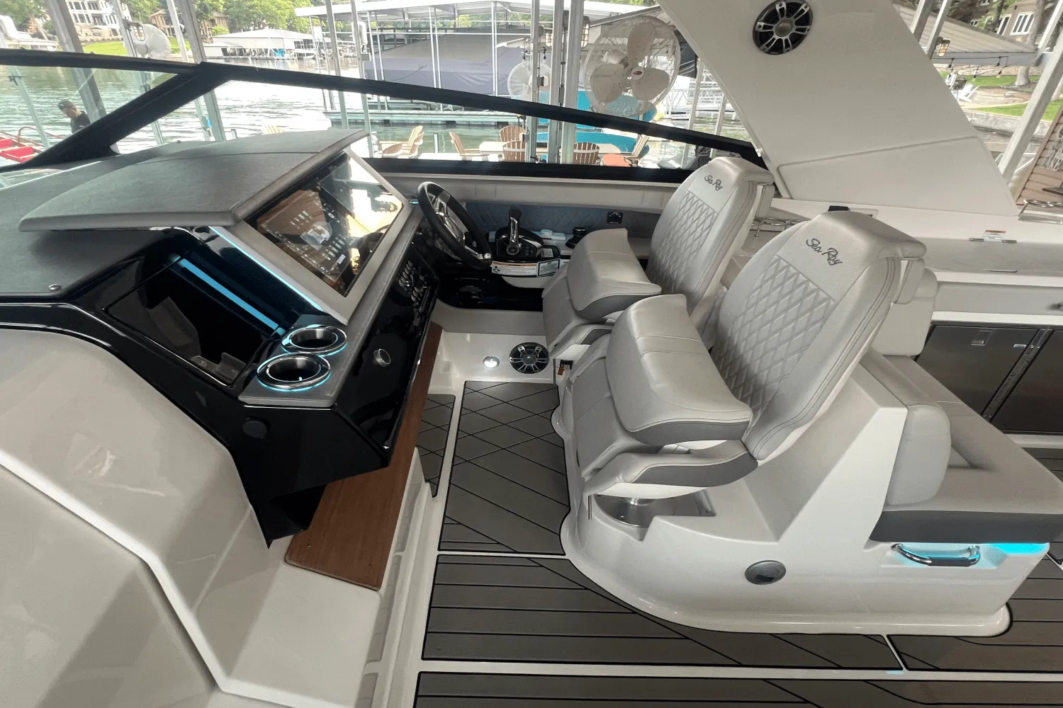 2023 Sea Ray 400 SLX Image Thumbnail #10
