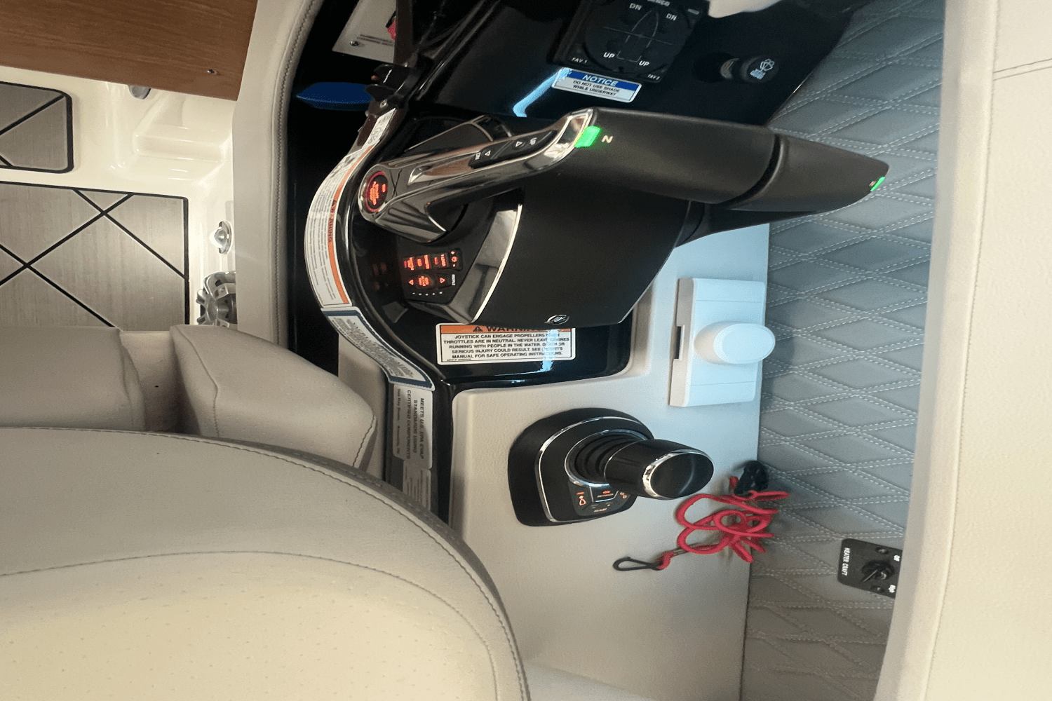 2023 Sea Ray 400 SLX Image Thumbnail #11