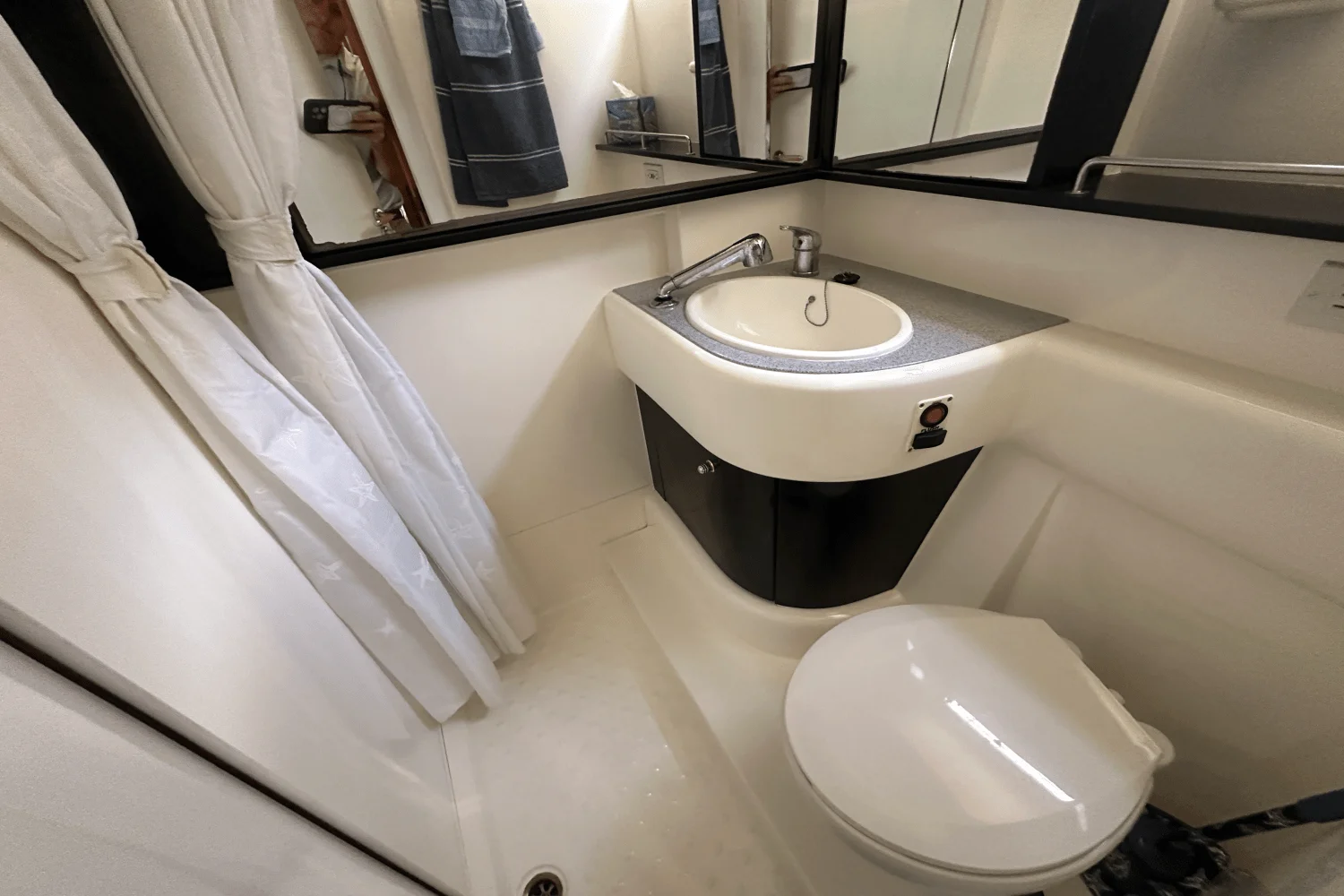 2003 Sealine S43 Image Thumbnail #32