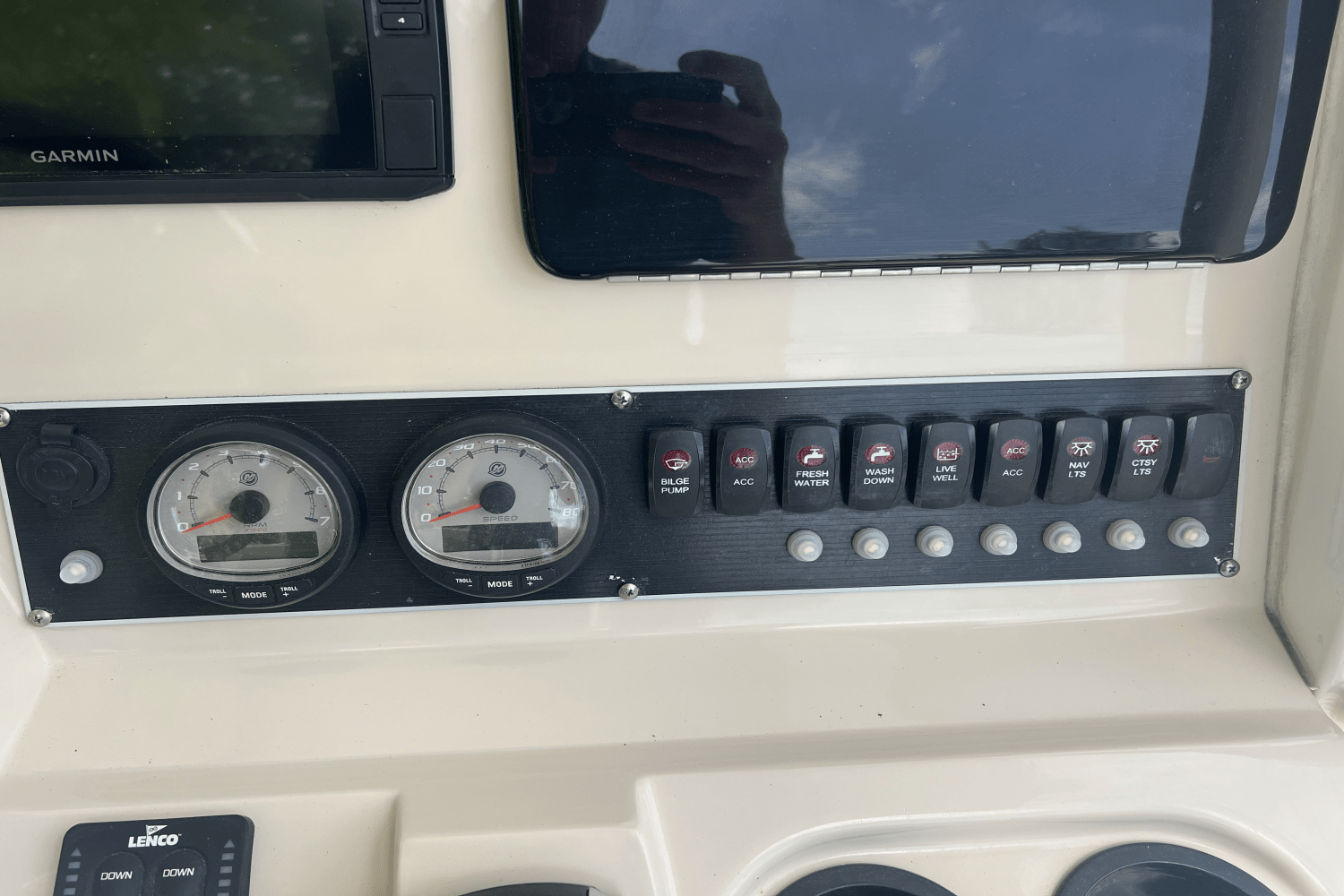 2019 Boston Whaler 240 DAUNTLESS Image Thumbnail #14