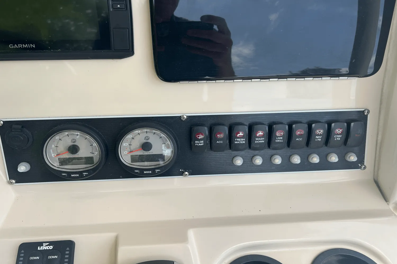 2019 Boston Whaler 240 DAUNTLESS Image Thumbnail #14