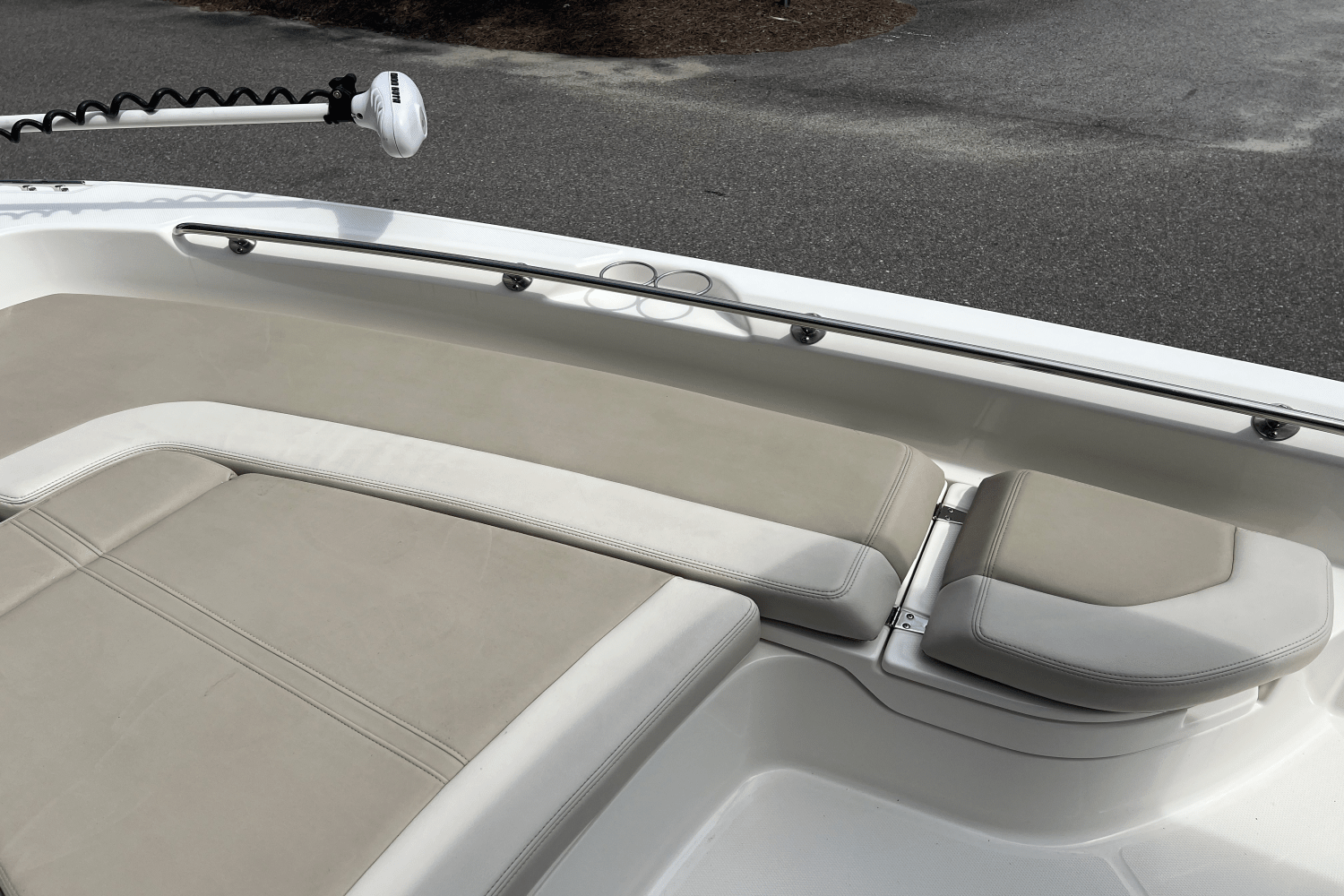 2019 Boston Whaler 240 DAUNTLESS Image Thumbnail #19