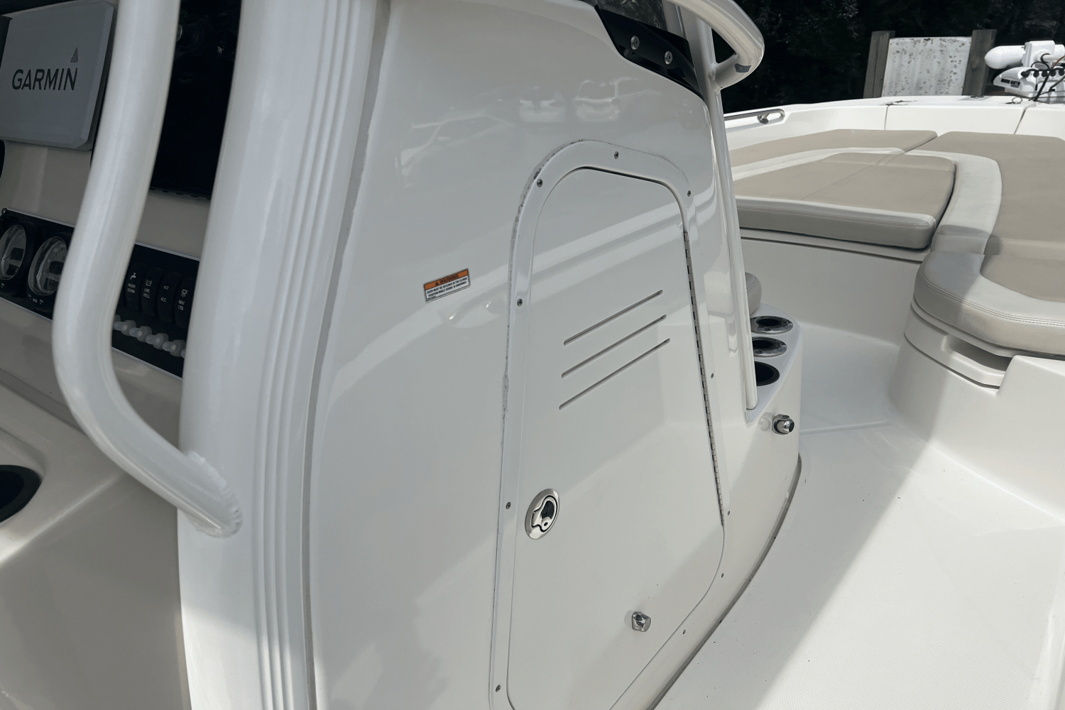 2019 Boston Whaler 240 DAUNTLESS Image Thumbnail #17
