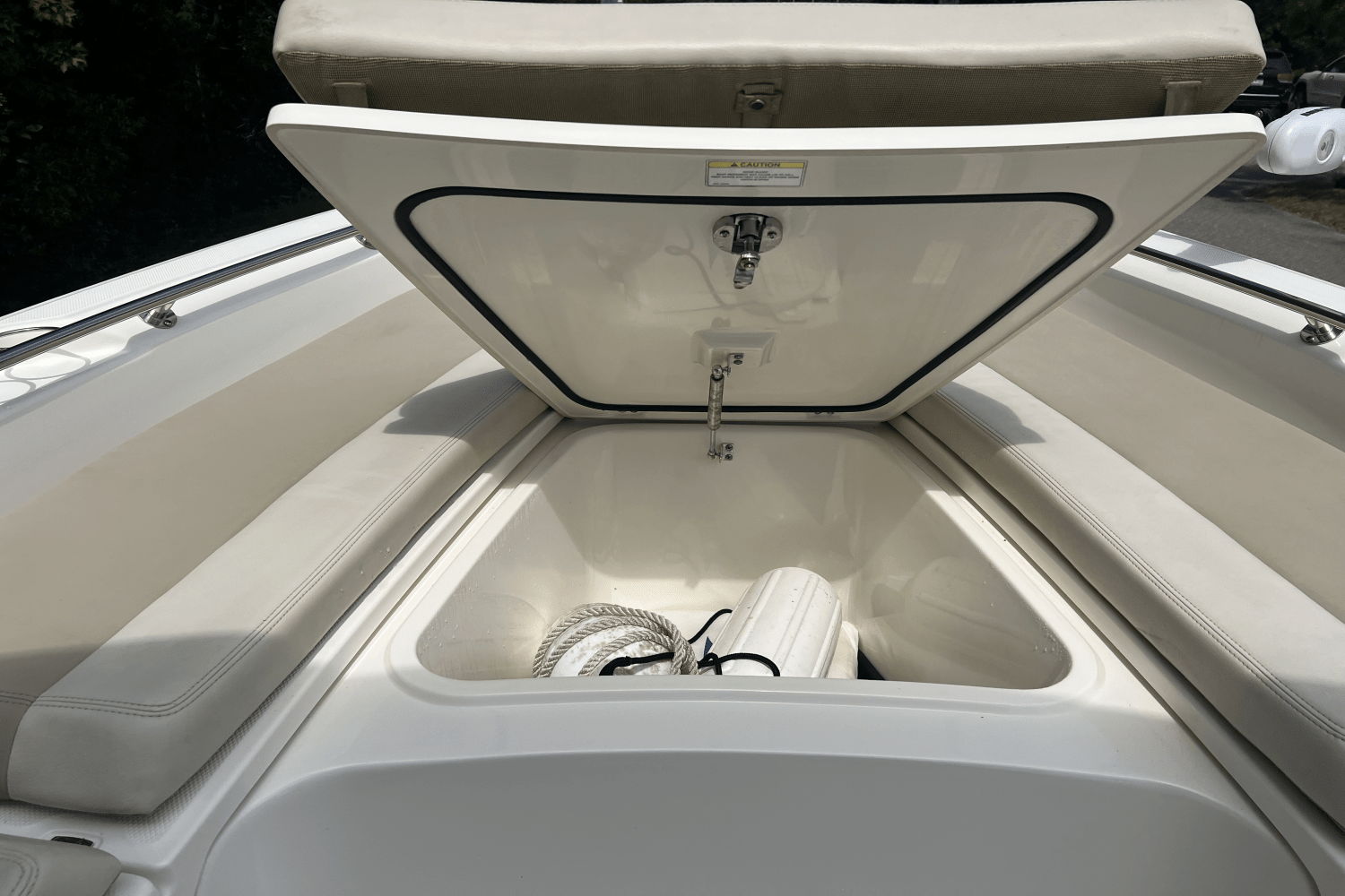 2019 Boston Whaler 240 DAUNTLESS Image Thumbnail #24