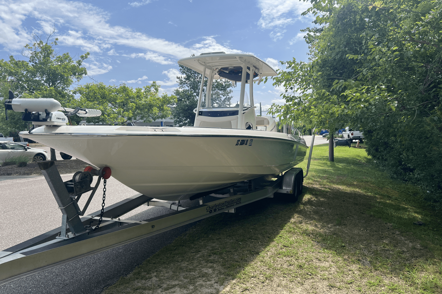 2019 Boston Whaler 240 DAUNTLESS Image Thumbnail #3