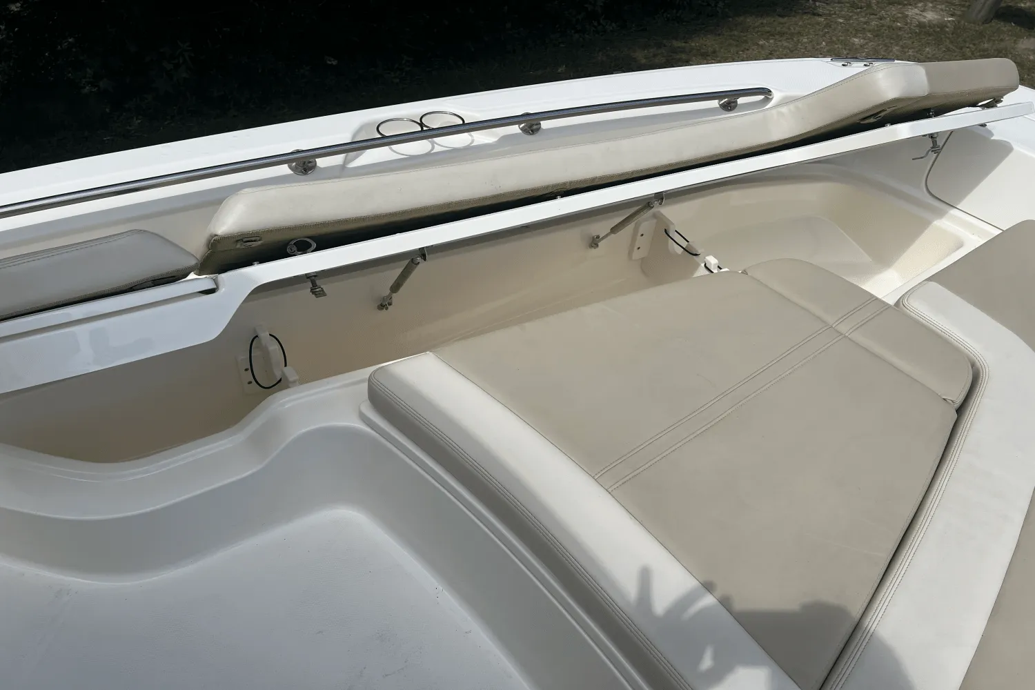 2019 Boston Whaler 240 DAUNTLESS Image Thumbnail #25