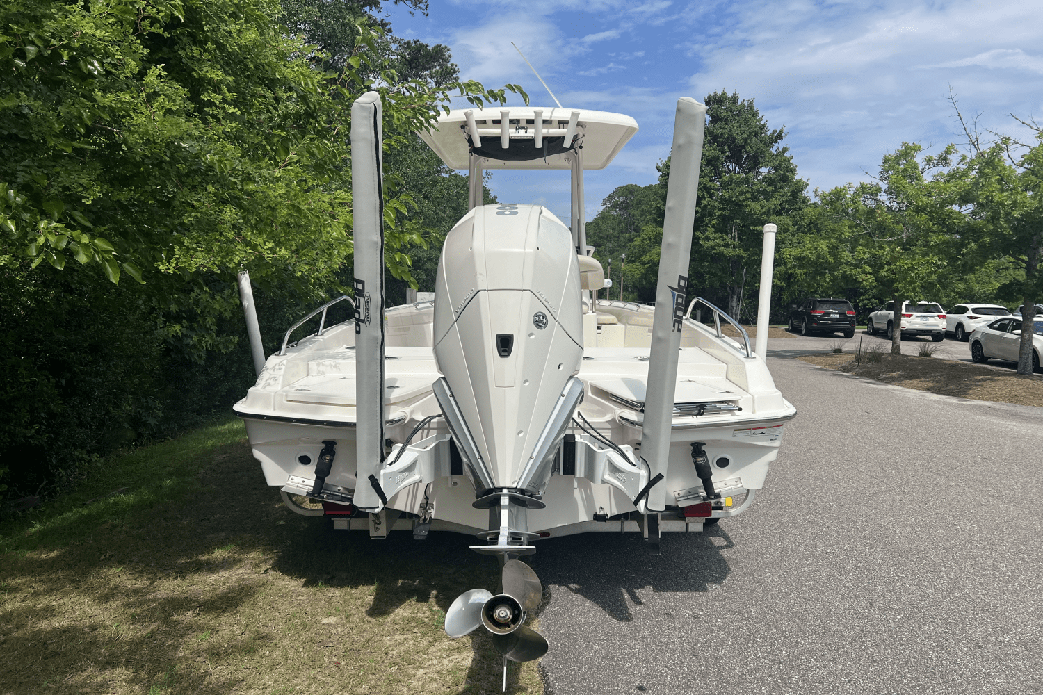 2019 Boston Whaler 240 DAUNTLESS Image Thumbnail #1