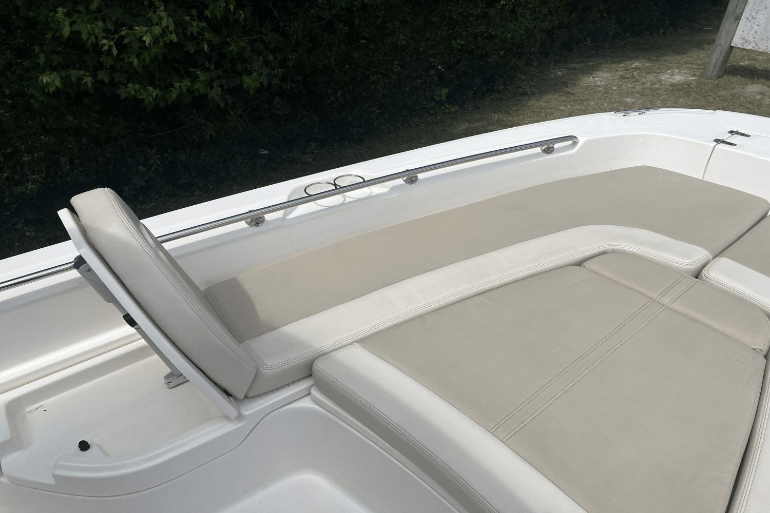 2019 Boston Whaler 240 DAUNTLESS Image Thumbnail #22