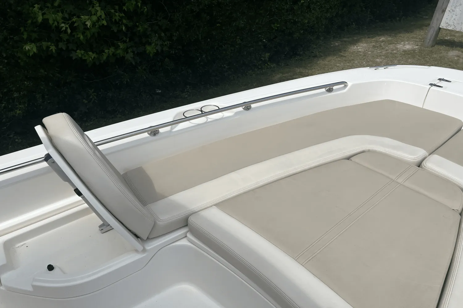 2019 Boston Whaler 240 DAUNTLESS Image Thumbnail #22