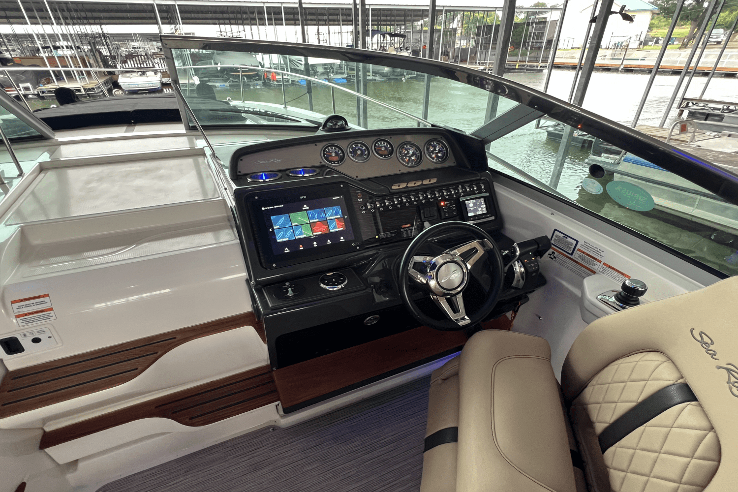 2016 Sea Ray 350 SUNDANCER Image Thumbnail #19