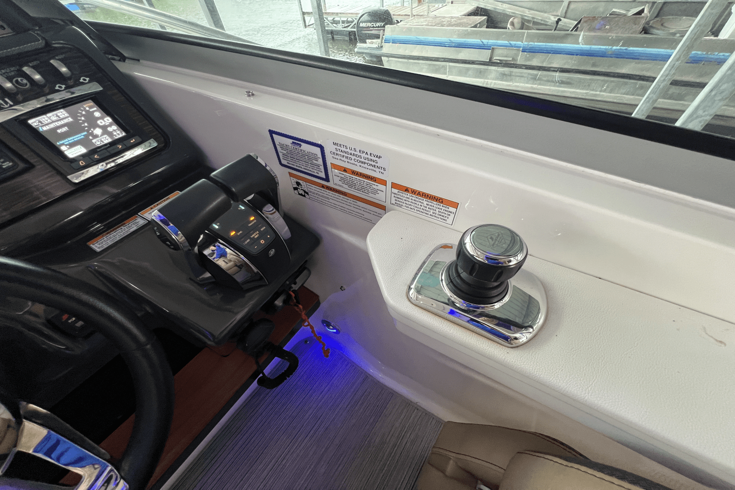 2016 Sea Ray 350 SUNDANCER Image Thumbnail #21
