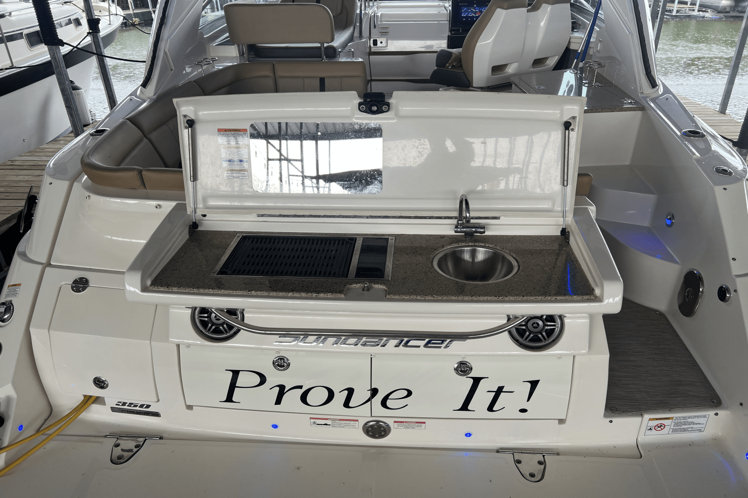 2016 Sea Ray 350 SUNDANCER Image Thumbnail #13
