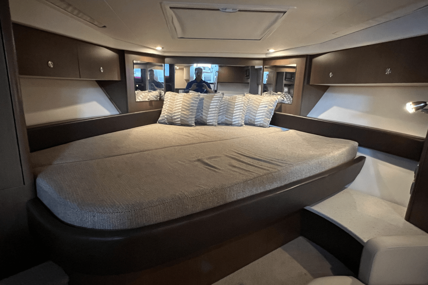 2016 Sea Ray 350 SUNDANCER Image Thumbnail #35