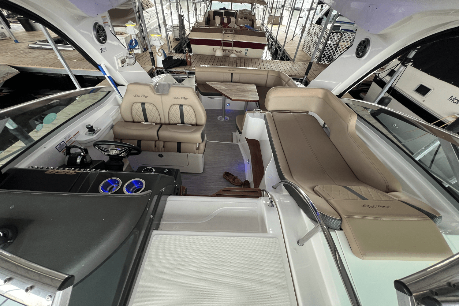 2016 Sea Ray 350 SUNDANCER Image Thumbnail #10