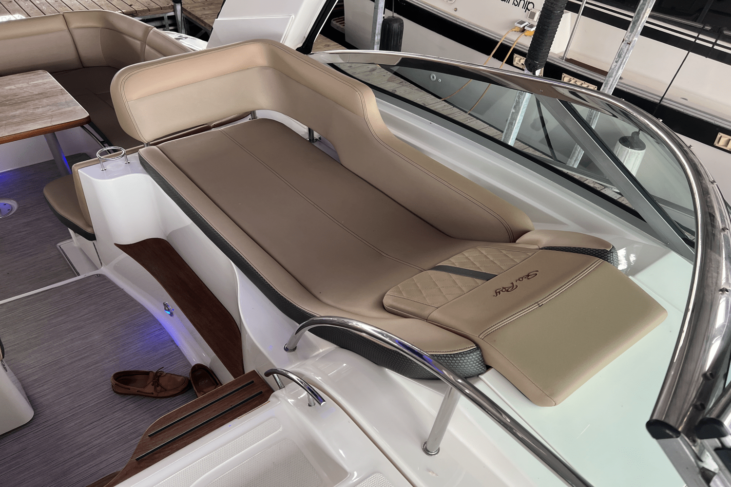 2016 Sea Ray 350 SUNDANCER Image Thumbnail #27