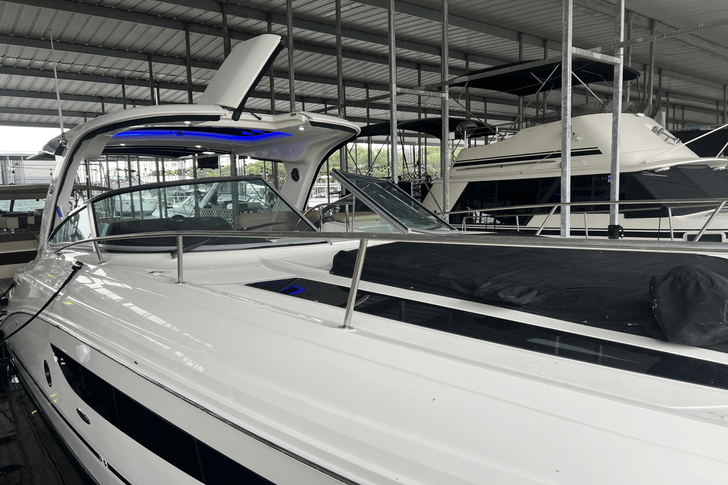 2016 Sea Ray 350 SUNDANCER Image Thumbnail #4