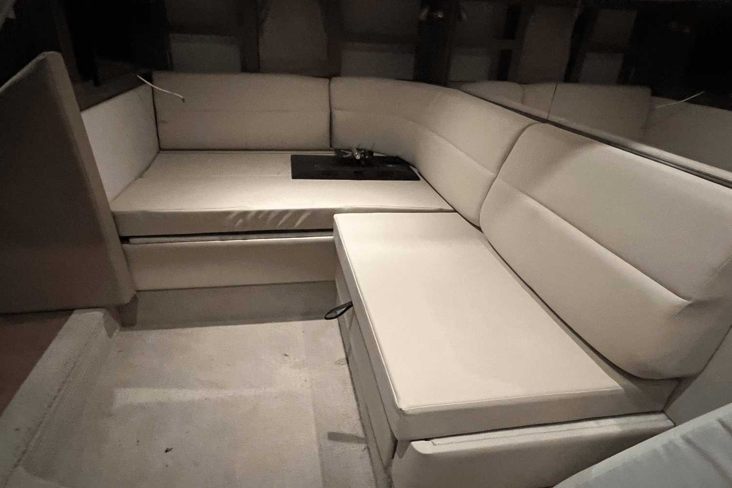 2016 Sea Ray 350 SUNDANCER Image Thumbnail #37
