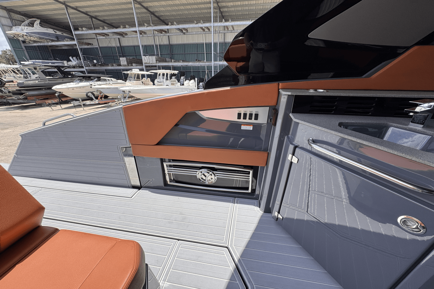 2023 Cruisers Yachts 42 GLS Image Thumbnail #9