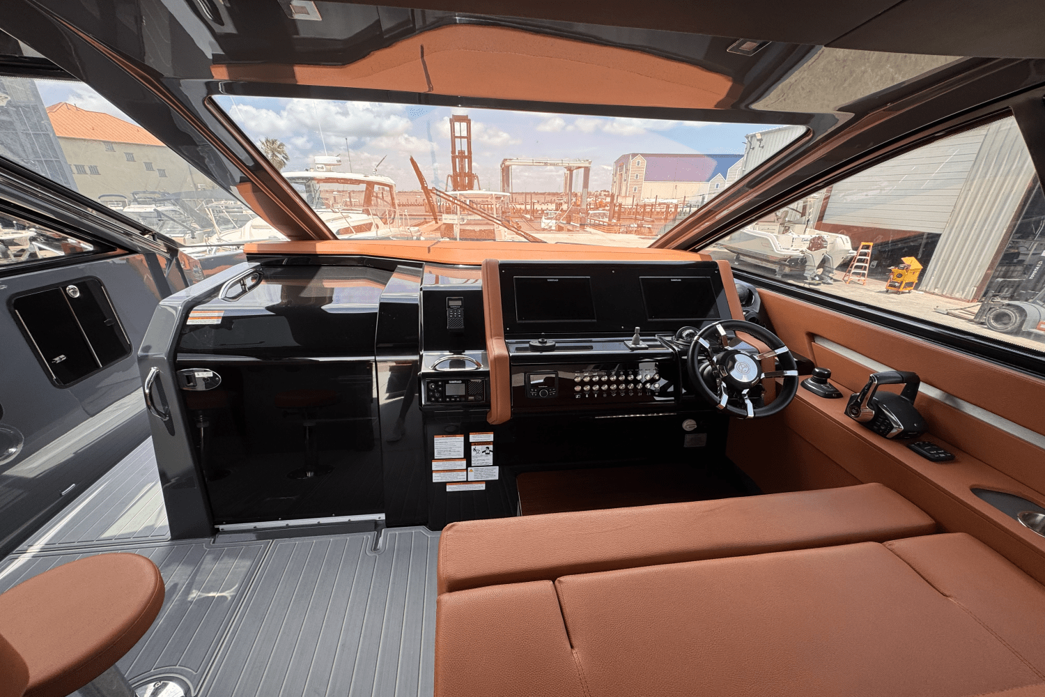 2023 Cruisers Yachts 42 GLS Image Thumbnail #12