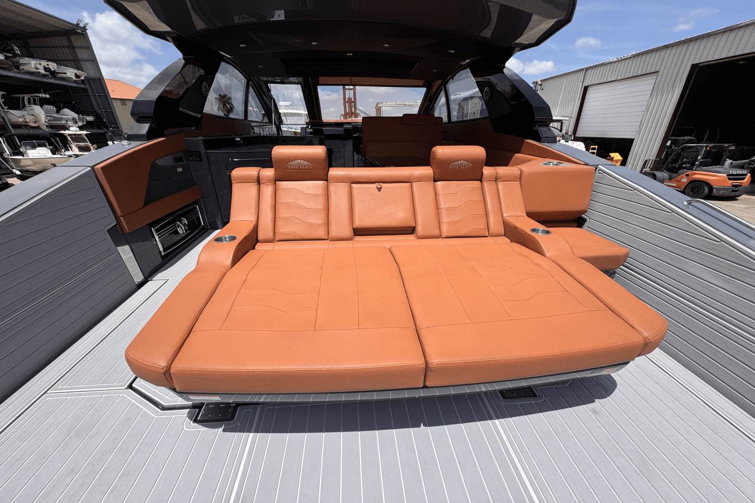 2023 Cruisers Yachts 42 GLS Image Thumbnail #6