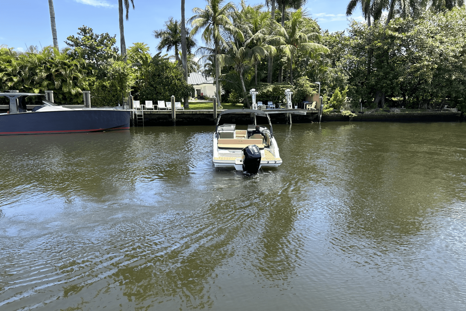 2025 Sea Ray SPX 210 Outboard Image Thumbnail #1