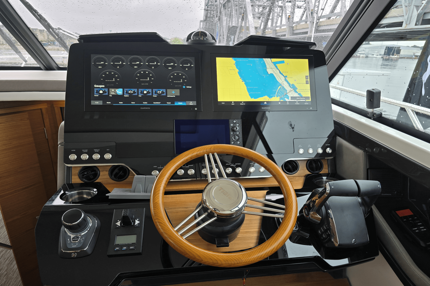 2026 Tiara Yachts 48LE Image Thumbnail #16
