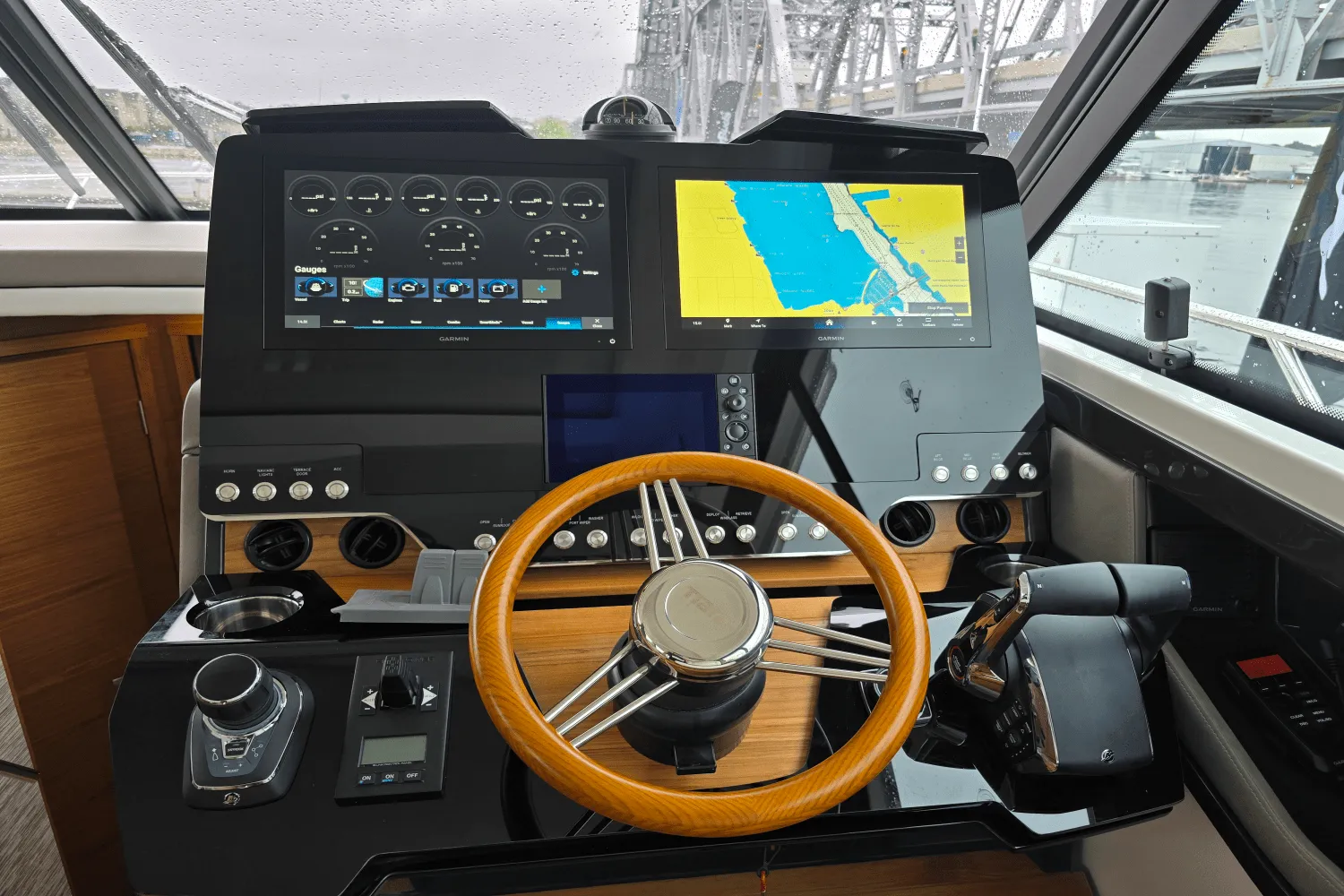 2026 Tiara Yachts 48LE Image Thumbnail #16