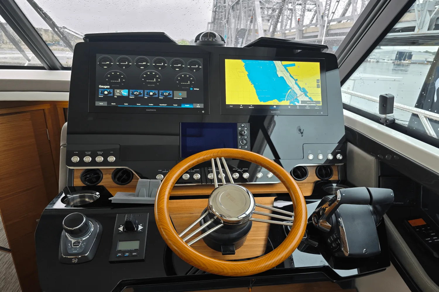 2026 Tiara Yachts 48LE Image Thumbnail #17