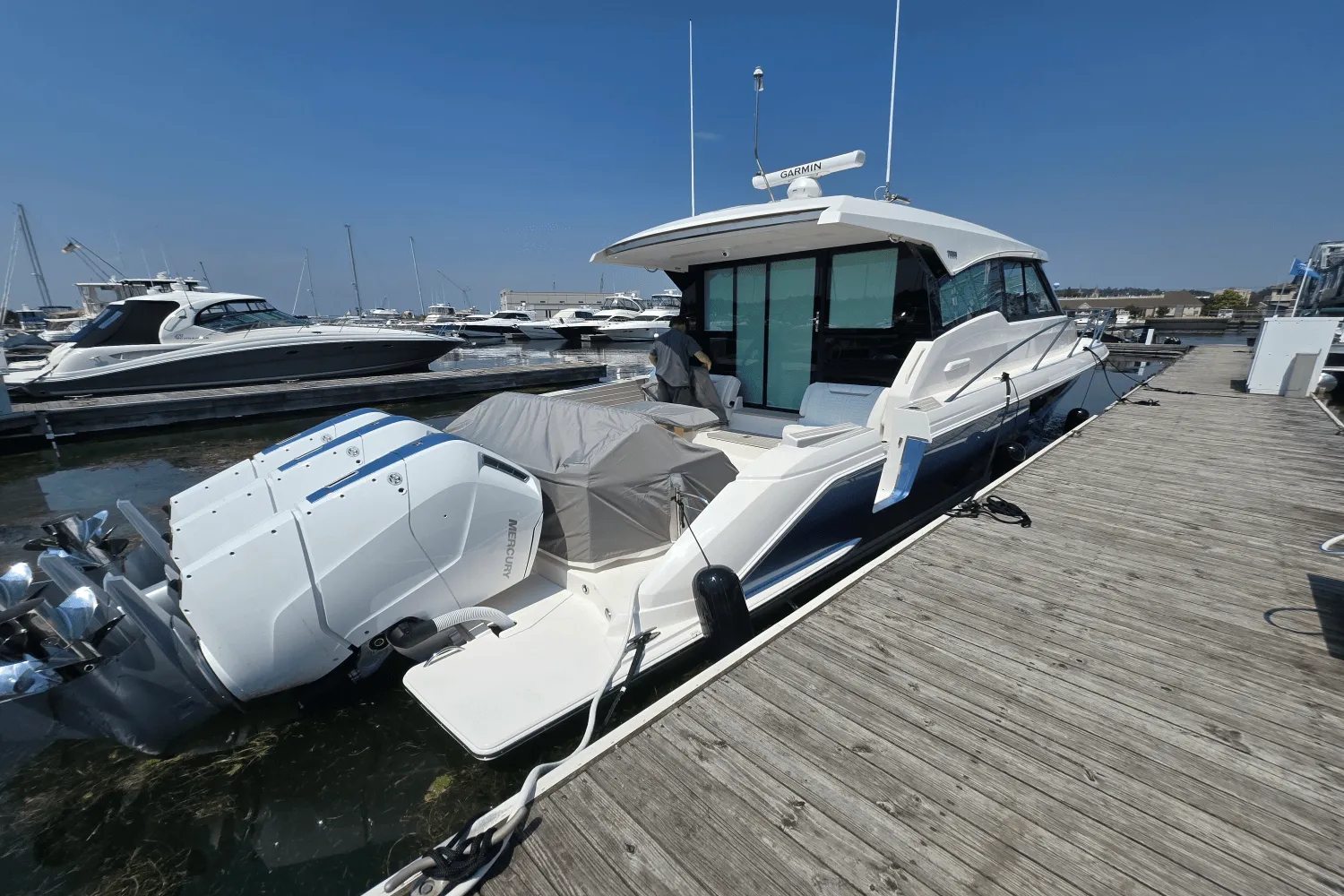 2026 Tiara Yachts 48LE Image Thumbnail #5