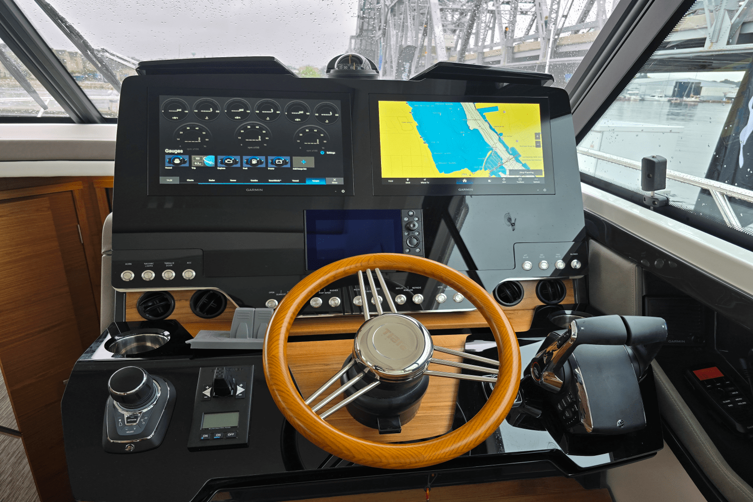 2026 Tiara Yachts 48LE Image Thumbnail #16