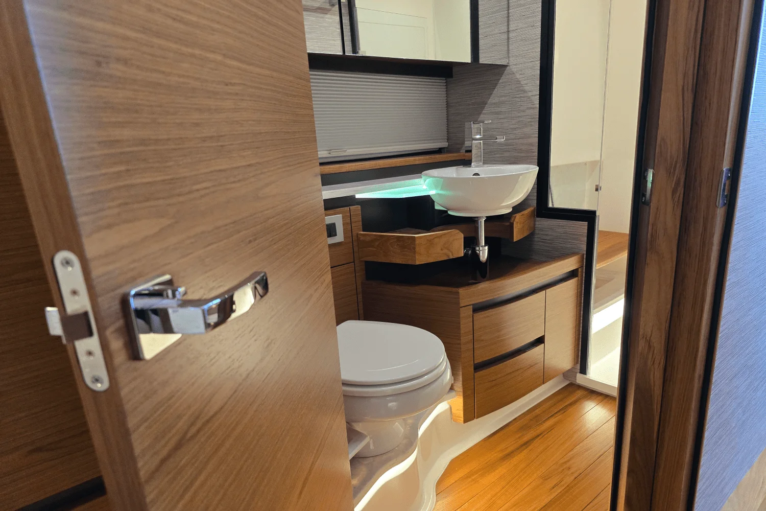 2026 Tiara Yachts 48LE Image Thumbnail #25