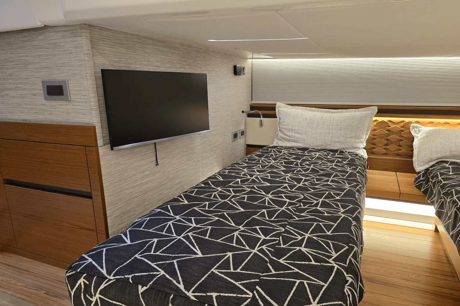 2026 Tiara Yachts 48LE Image Thumbnail #34