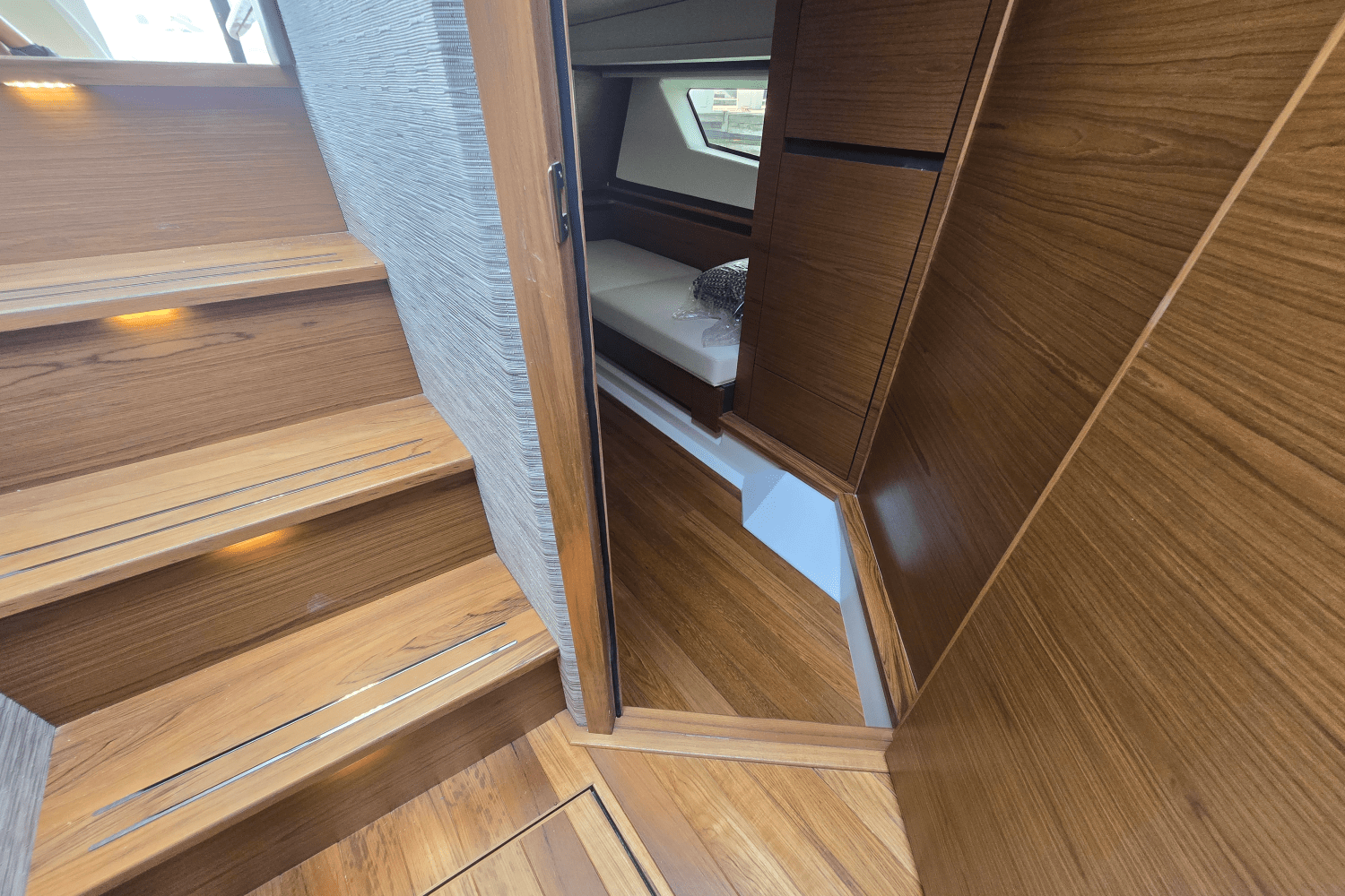 2026 Tiara Yachts 48LE Image Thumbnail #30