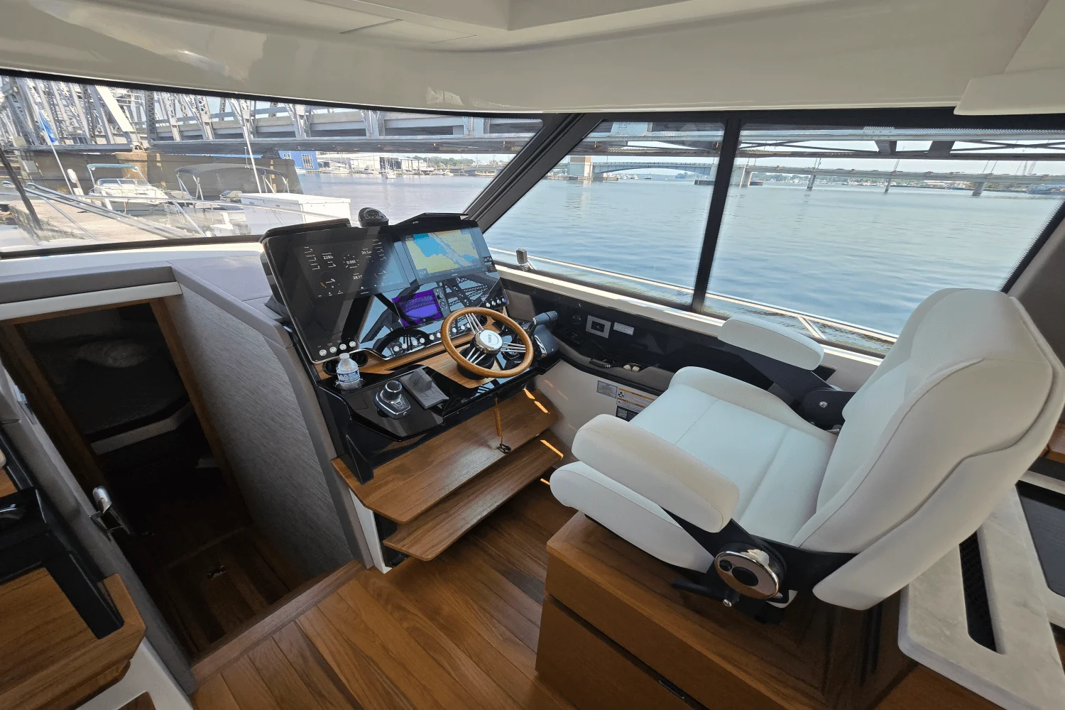 2026 Tiara Yachts 48LE Image Thumbnail #13
