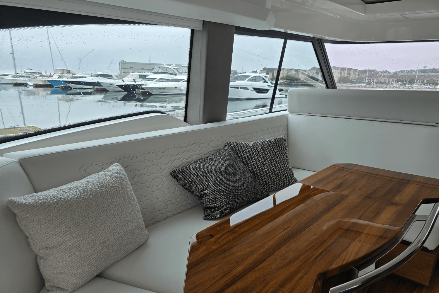 2026 Tiara Yachts 48LE Image Thumbnail #10