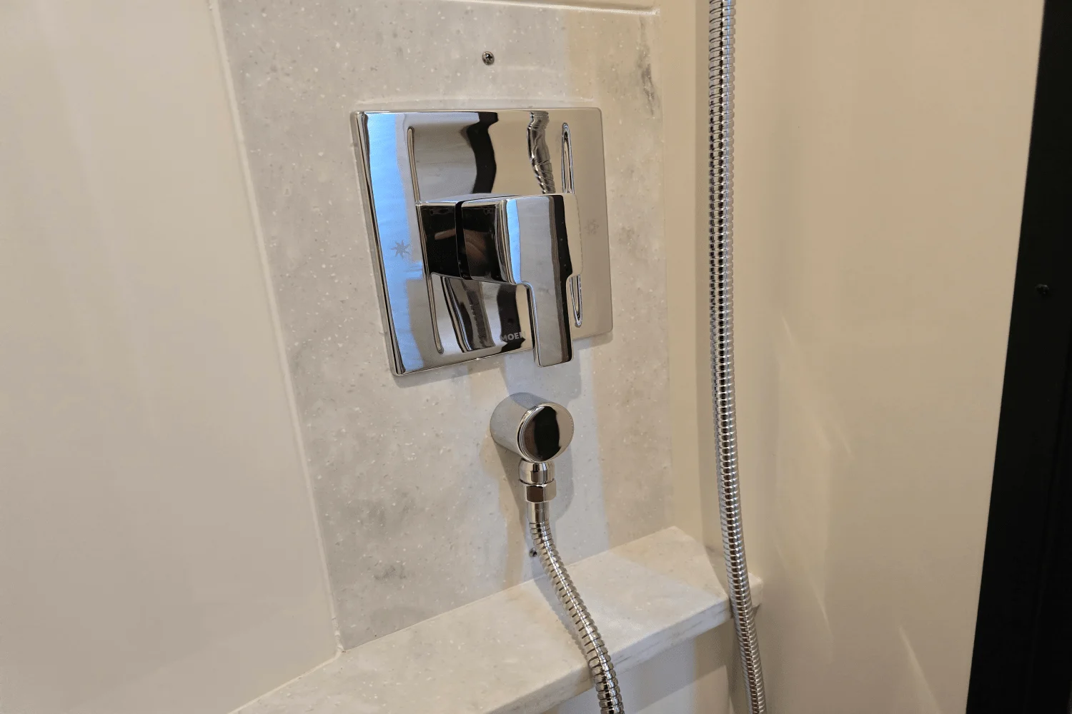 2026 Tiara Yachts 48LE Image Thumbnail #41