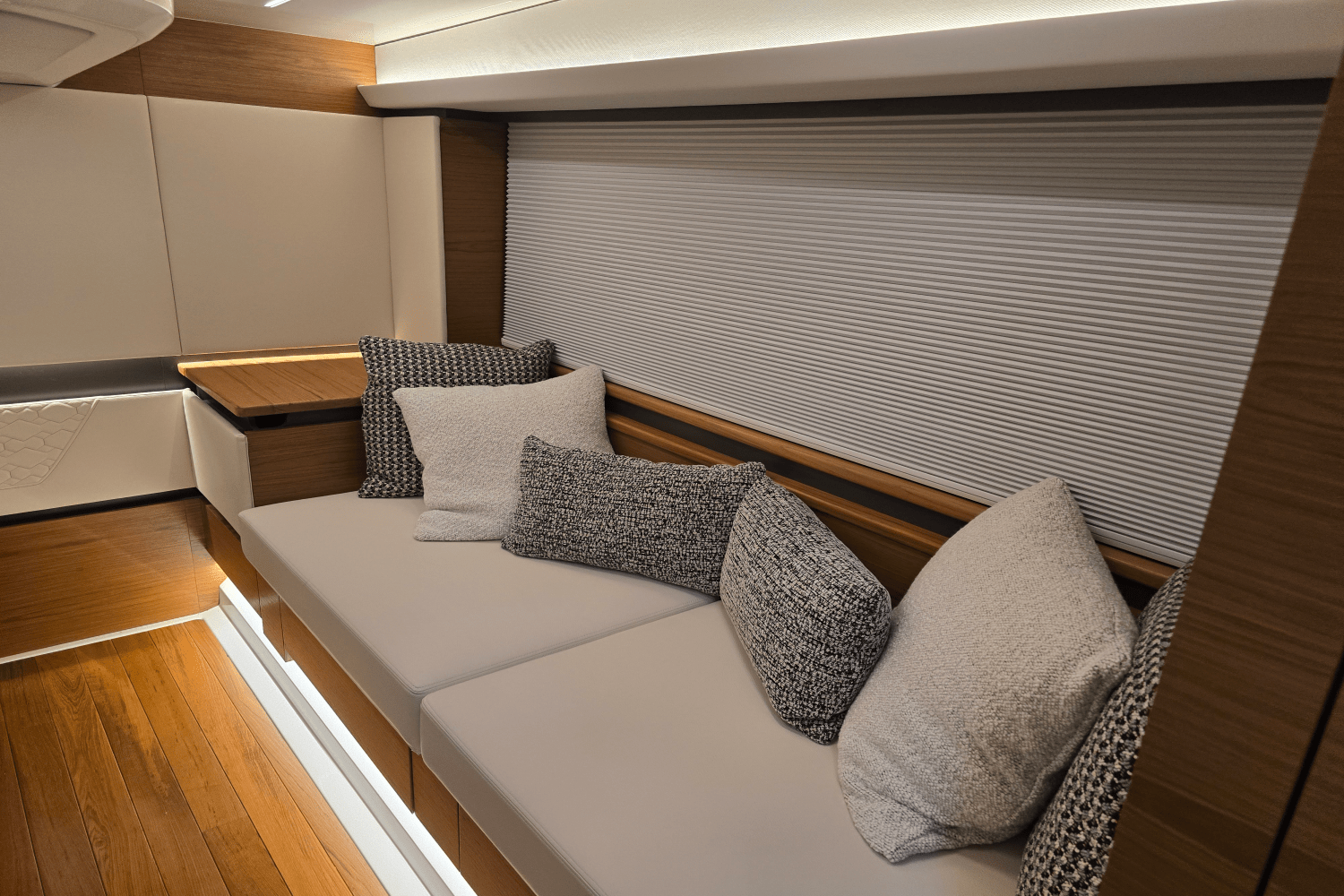 2026 Tiara Yachts 48LE Image Thumbnail #33