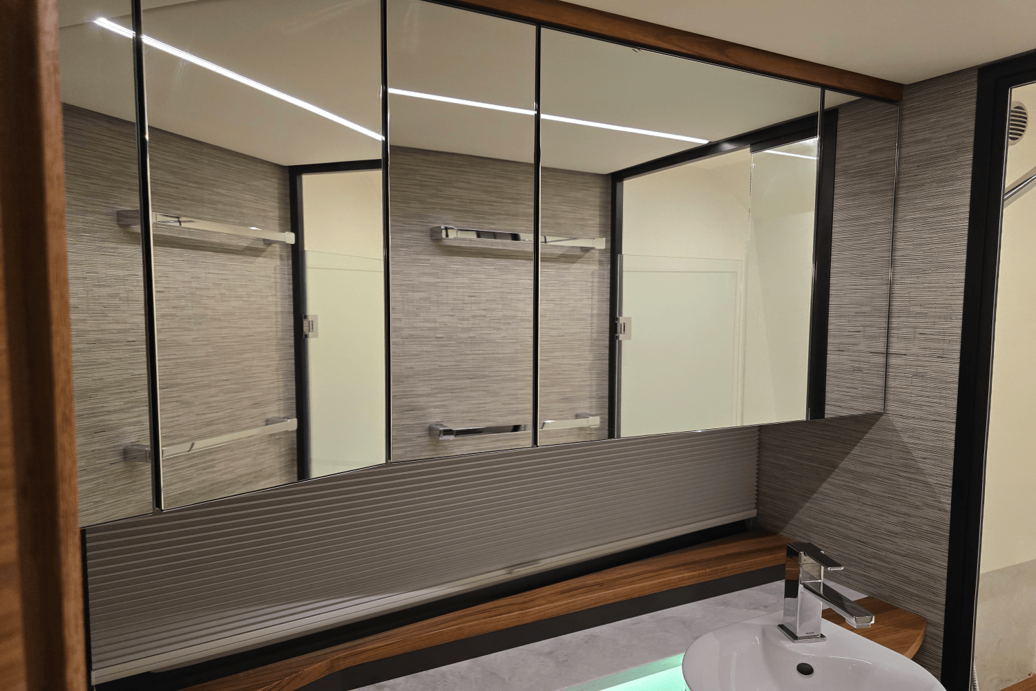 2026 Tiara Yachts 48LE Image Thumbnail #29