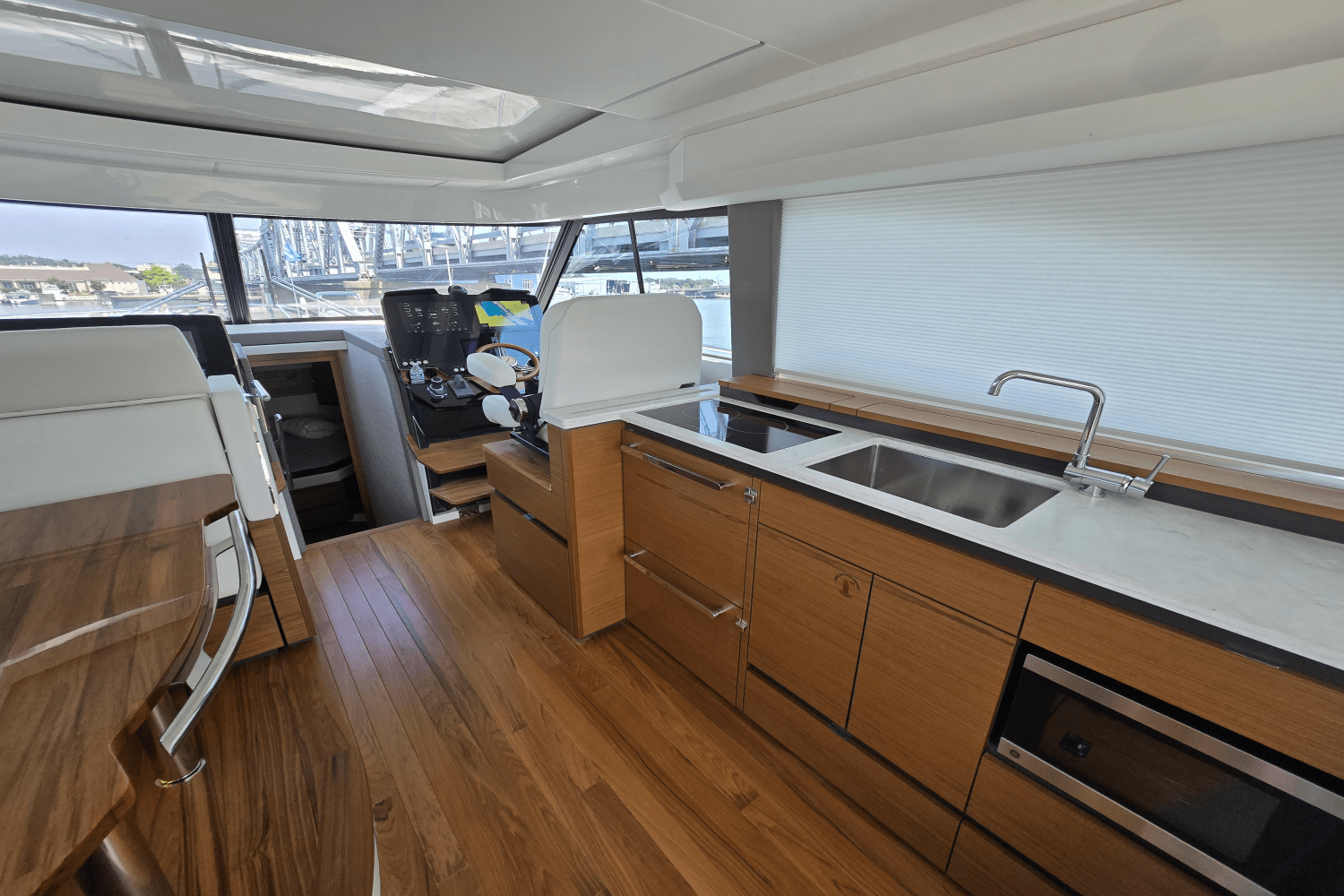 2026 Tiara Yachts 48LE Image Thumbnail #9