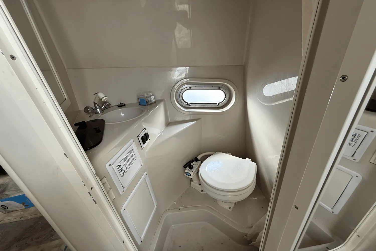 2000 Four Winns 248 VISTA Image Thumbnail #19