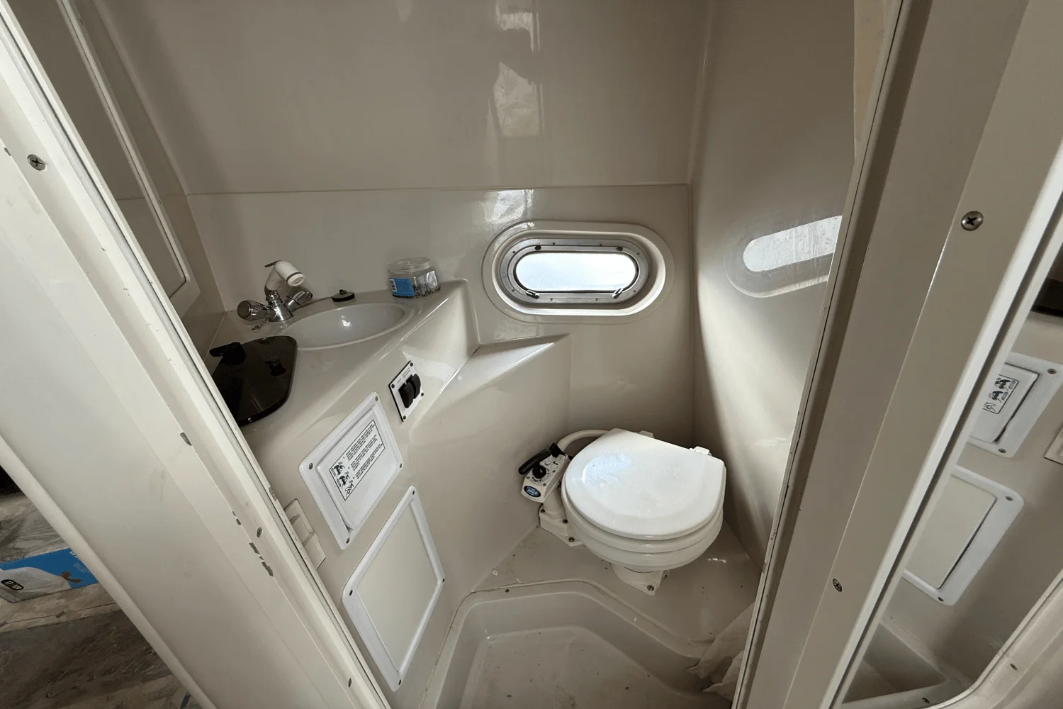 2000 Four Winns 248 VISTA Image Thumbnail #19