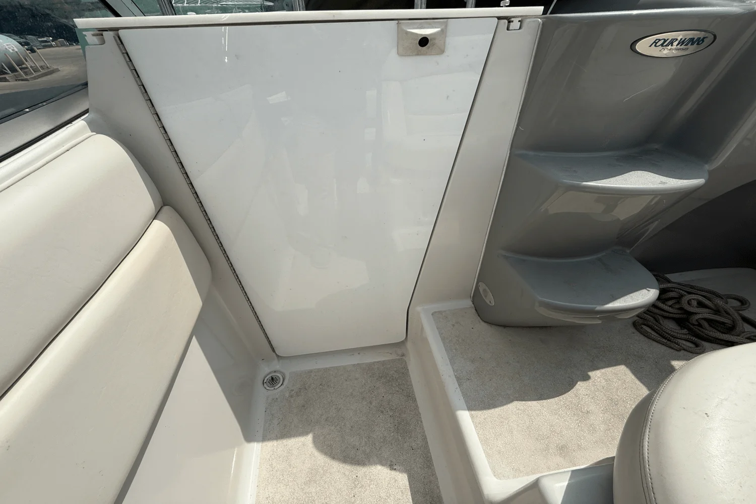 2000 Four Winns 248 VISTA Image Thumbnail #9