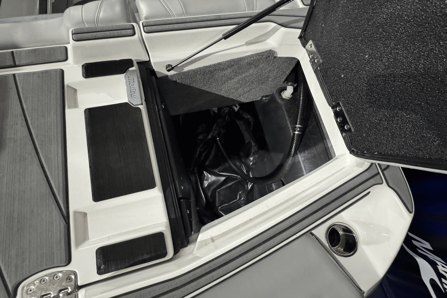 2021 Malibu 23 LSV Image Thumbnail #12