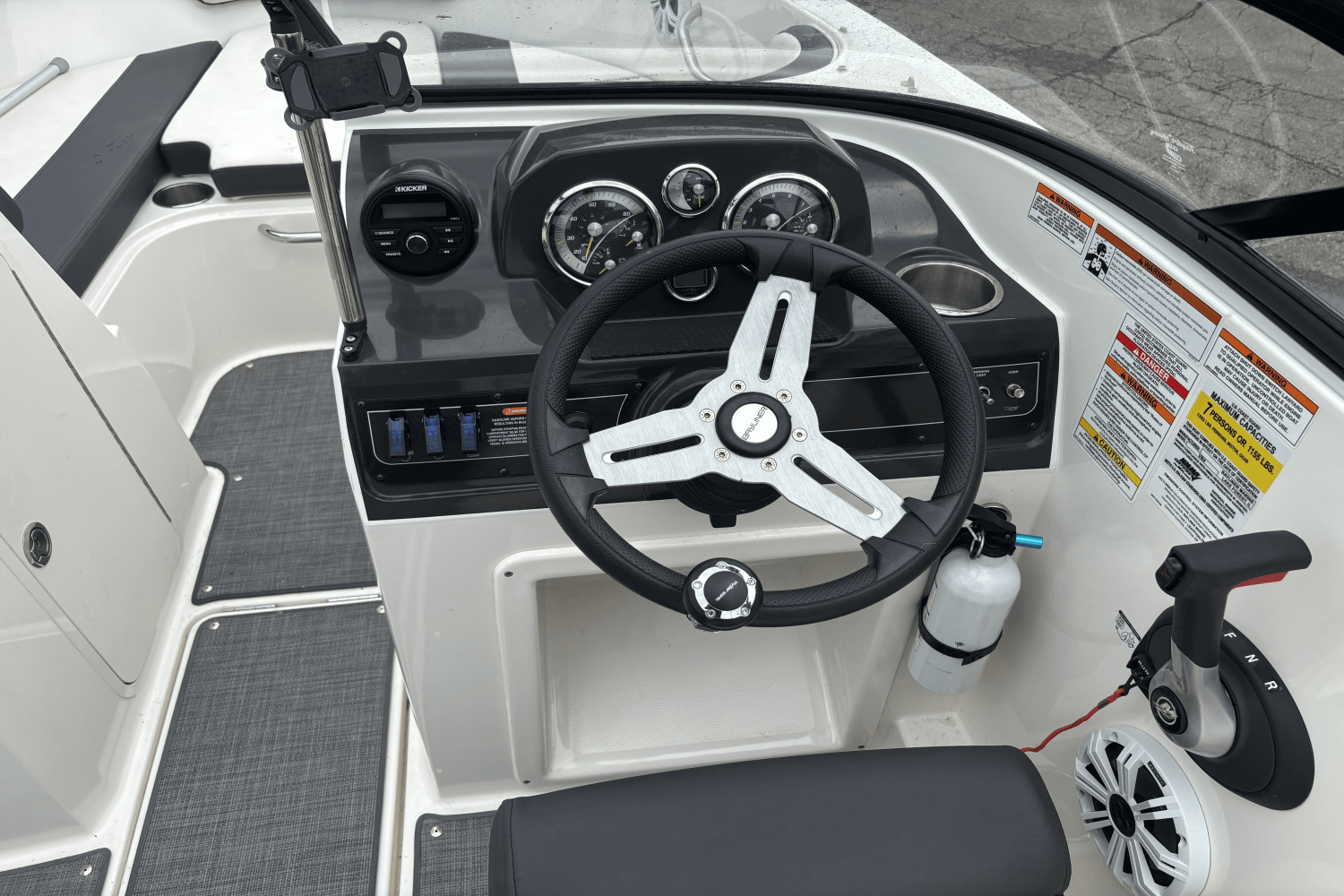 2020 Bayliner VR4 Bowrider Image Thumbnail #5