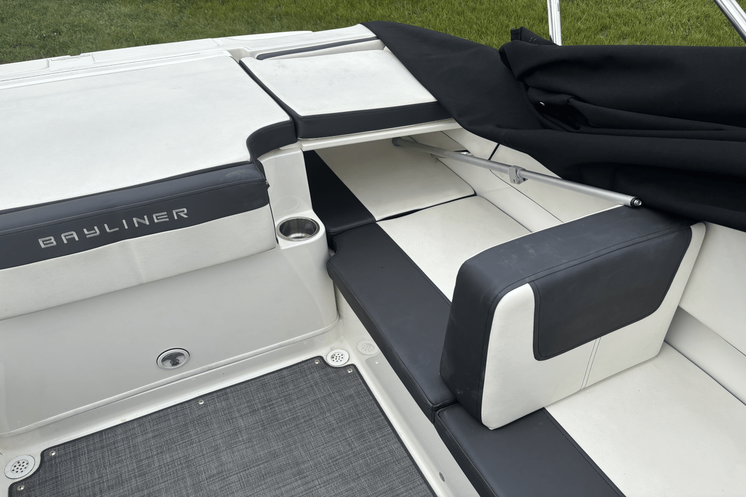 2020 Bayliner VR4 Bowrider Image Thumbnail #7