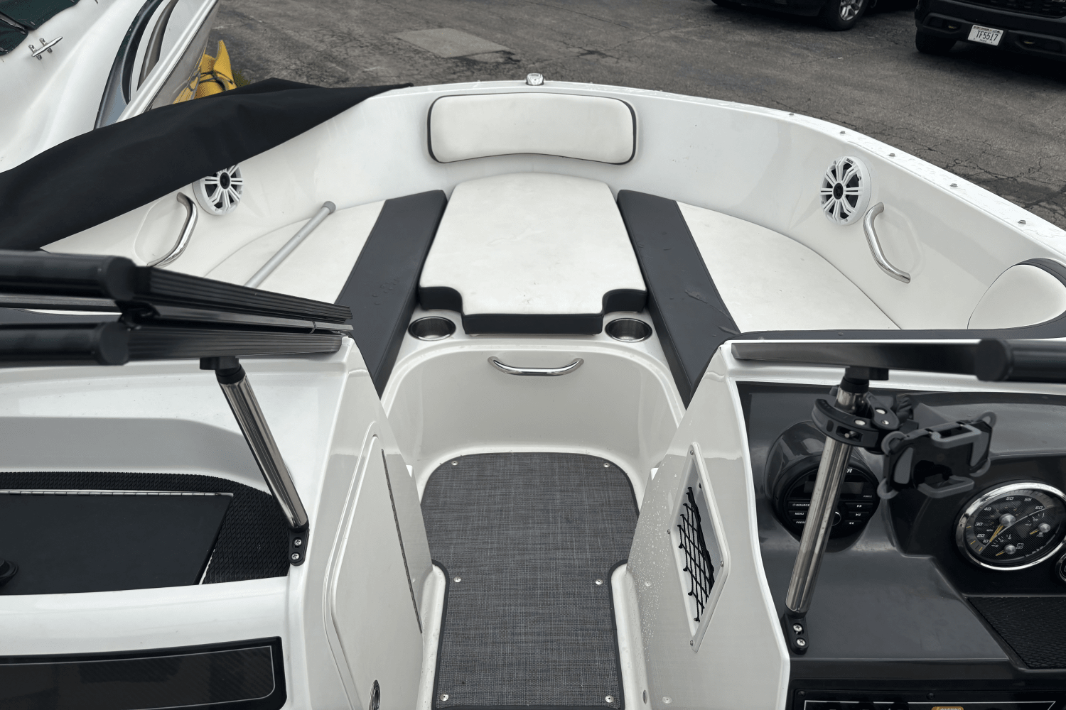 2020 Bayliner VR4 Bowrider Image Thumbnail #4