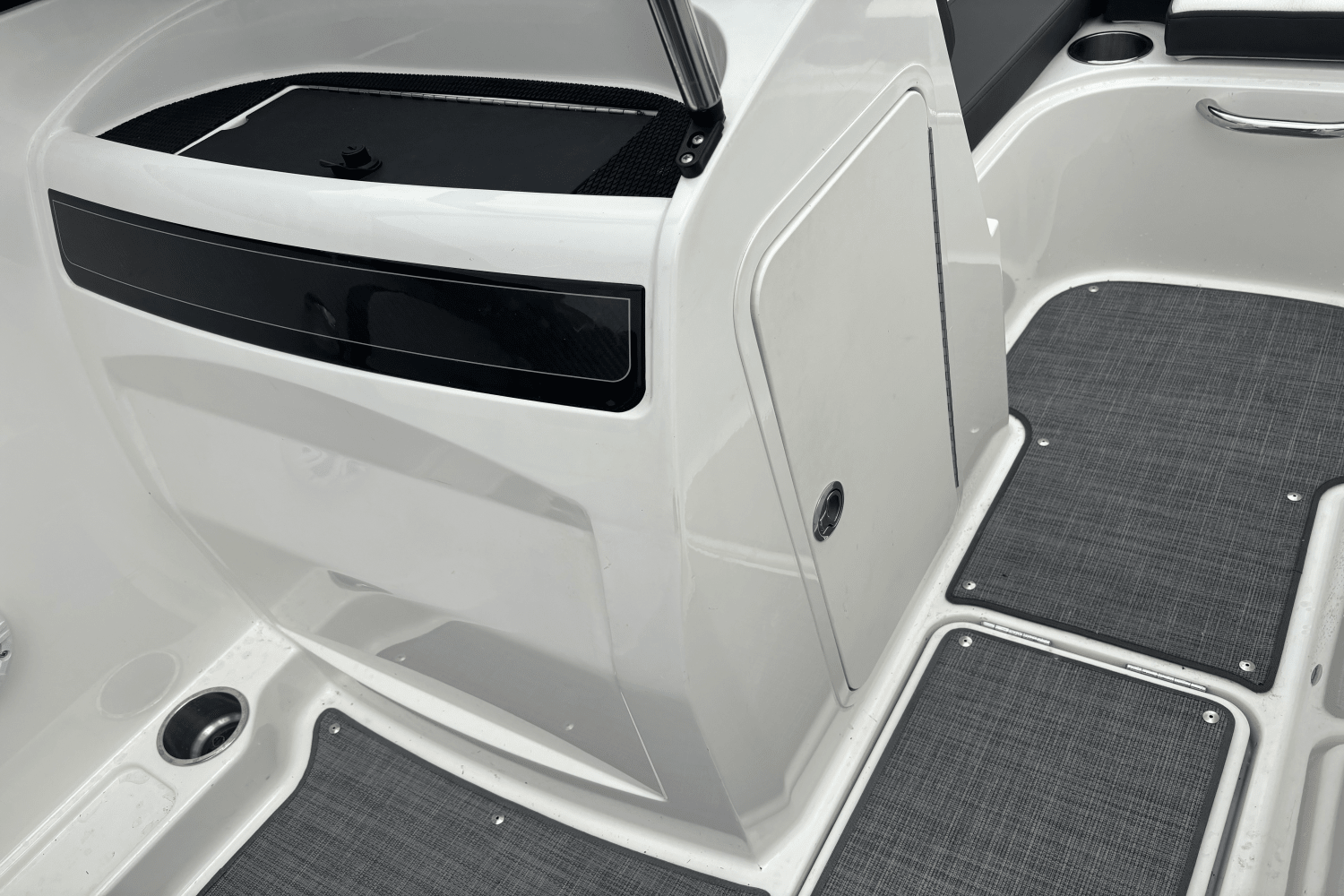 2020 Bayliner VR4 Bowrider Image Thumbnail #9